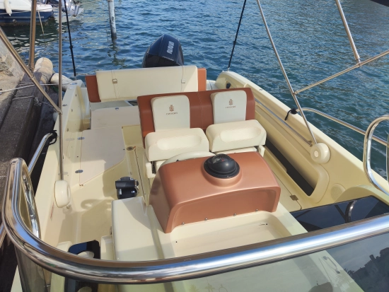 Invictus Yacht 240 CX d’occasion à vendre