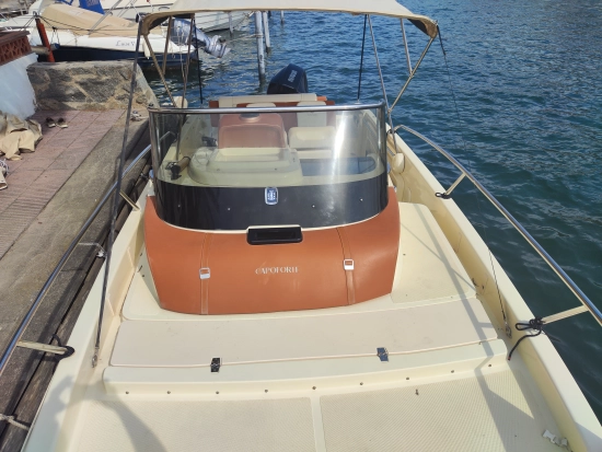 Invictus Yacht 240 CX d’occasion à vendre