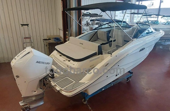 Sea Ray SPX 210 OB brand new for sale