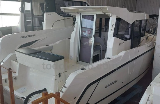 Quicksilver Pilothouse Captur 805 brand new for sale