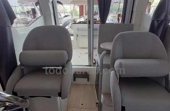 Quicksilver Pilothouse Captur 805 brand new for sale