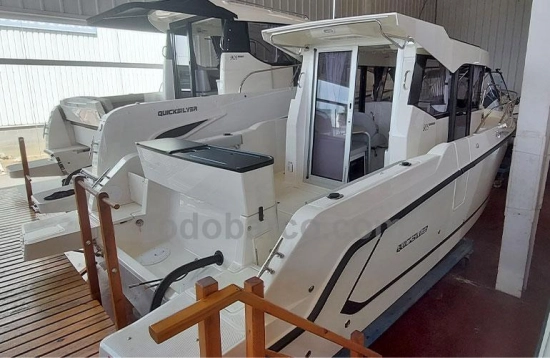 Quicksilver Pilothouse Captur 805 brand new for sale