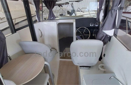 Quicksilver Pilothouse Captur 805 brand new for sale