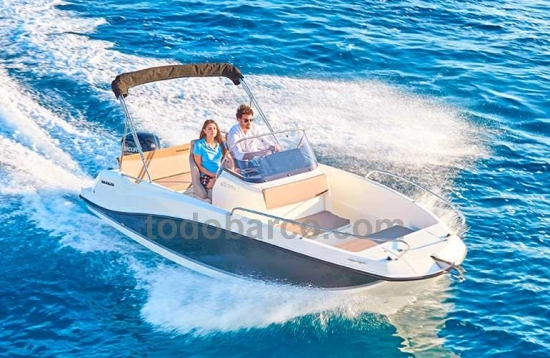 Quicksilver Open Activ 605 brand new for sale