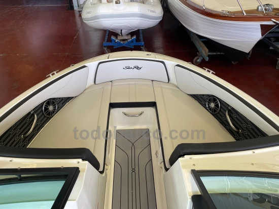 Sea Ray SPX 210 brand new for sale