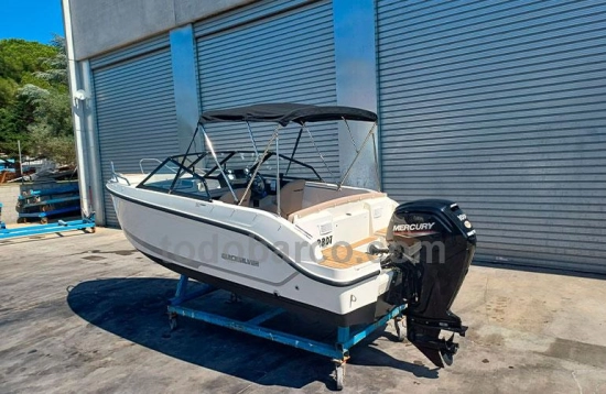 Quicksilver Bowrider Activ 555 preowned for sale