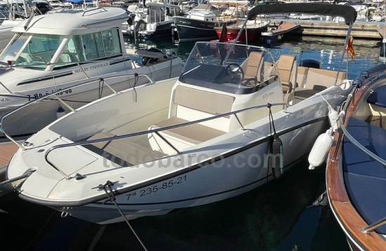 Quicksilver Open Activ 675 preowned for sale