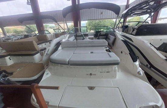 Sea Ray SLX 260 brand new for sale