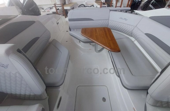 Sea Ray SLX 260 brand new for sale