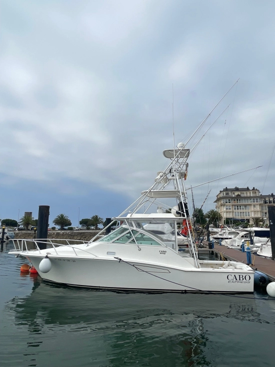 Cabo Yachts 36 Express preowned for sale