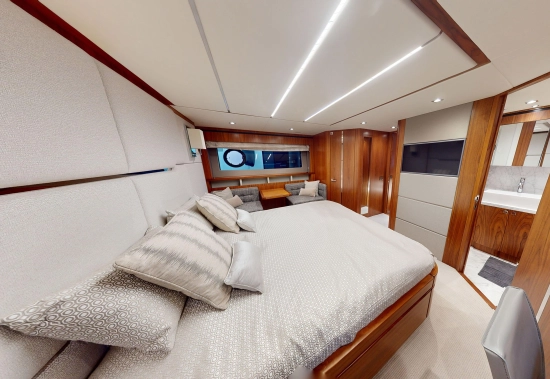 Sunseeker 68 Sport Yacht gebraucht zum verkauf