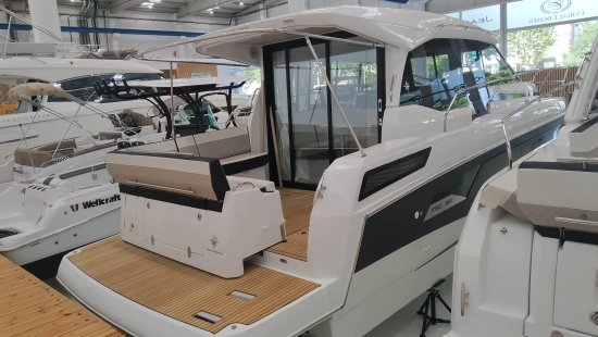 Jeanneau NC 33 brand new for sale