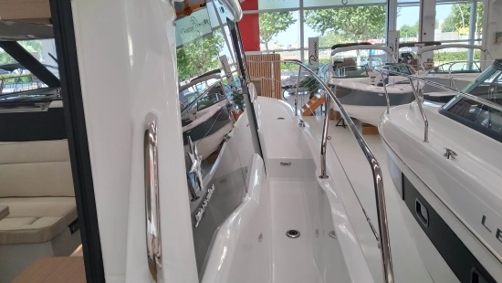 Jeanneau NC 33 brand new for sale