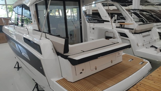 Jeanneau NC 33 brand new for sale