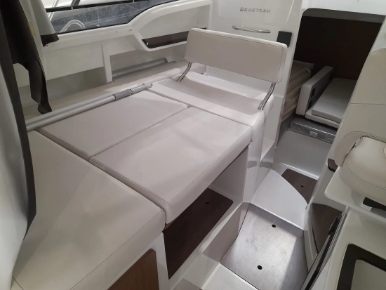 Beneteau Antares 8 gebraucht zum verkauf