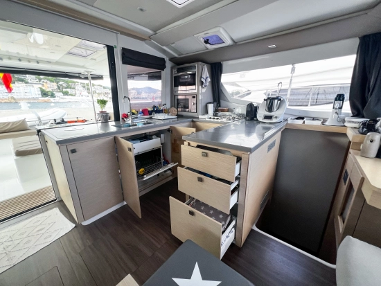 Fountaine Pajot Helia 44 Maestro FOUNTAINE PAJOT HELIA 44 MAESTRO gebraucht zum verkauf