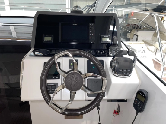 Sealine S335 gebraucht zum verkauf