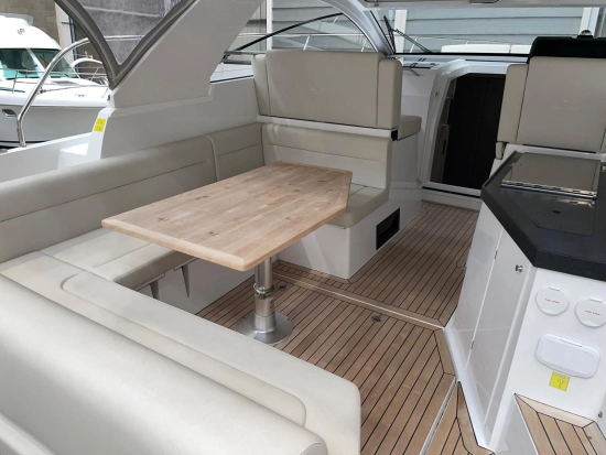 Sealine S335 gebraucht zum verkauf