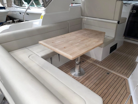 Sealine S335 preowned for sale