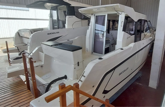 Quicksilver Pilothouse 805 brand new for sale