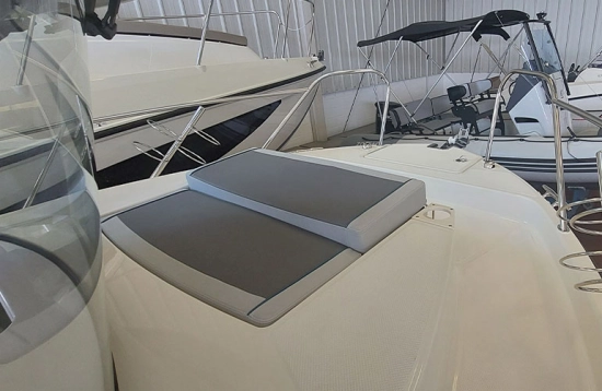 Quicksilver Pilothouse 805 brand new for sale