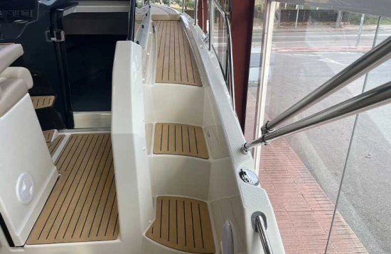 Quicksilver Sundeck 875 brand new for sale