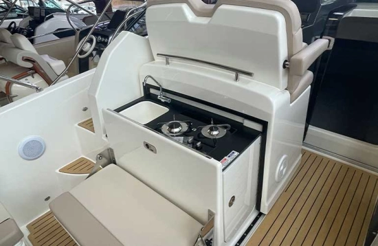 Quicksilver Sundeck 875 brand new for sale