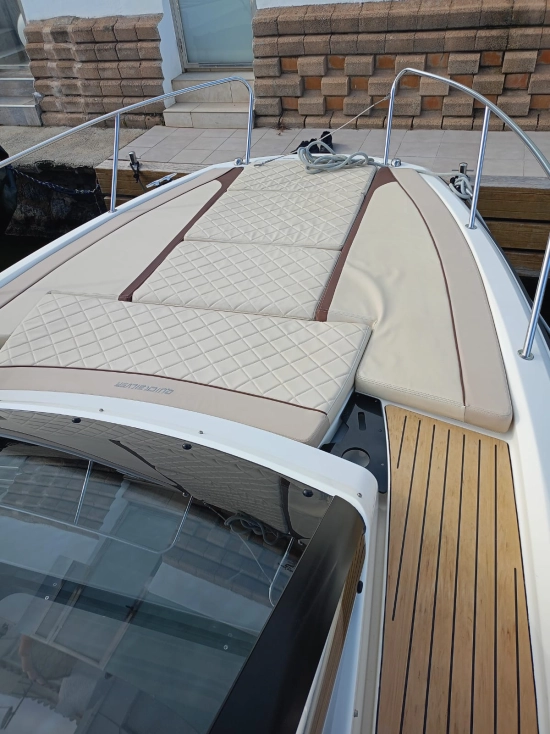 Quicksilver Sundeck 875 preowned for sale