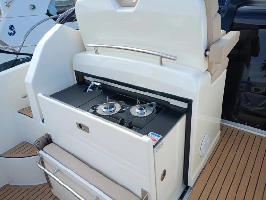 Quicksilver Sundeck 875 preowned for sale