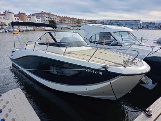 Quicksilver Sundeck 875 preowned for sale