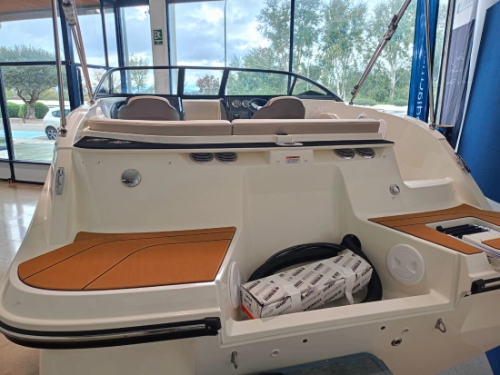 Bayliner V20 Bowrider brand new for sale