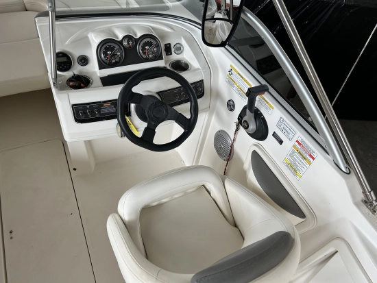 Bayliner 215 DECK preowned for sale