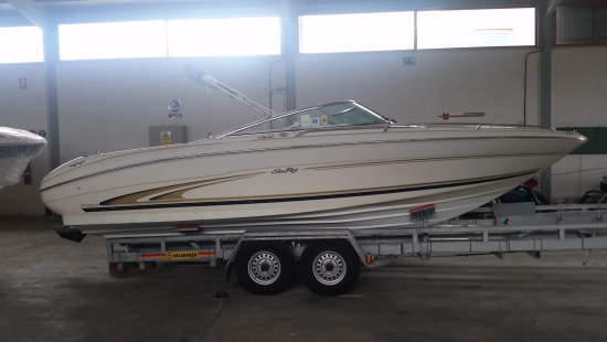 Sea Ray 230 SIGNATURE preowned for sale