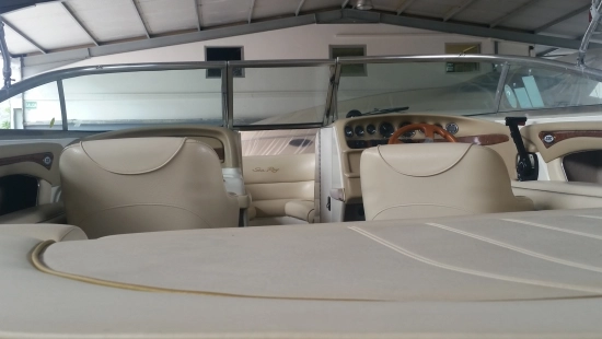 Sea Ray 230 SIGNATURE preowned for sale