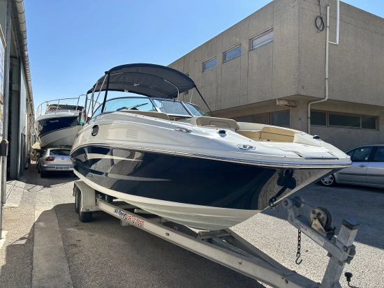 Sea Ray Sundeck 260 preowned for sale