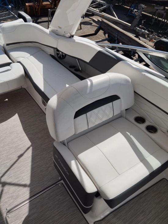 Regal 26 FASDECK preowned for sale