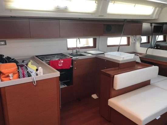 Beneteau Oceanis 51.1 preowned for sale