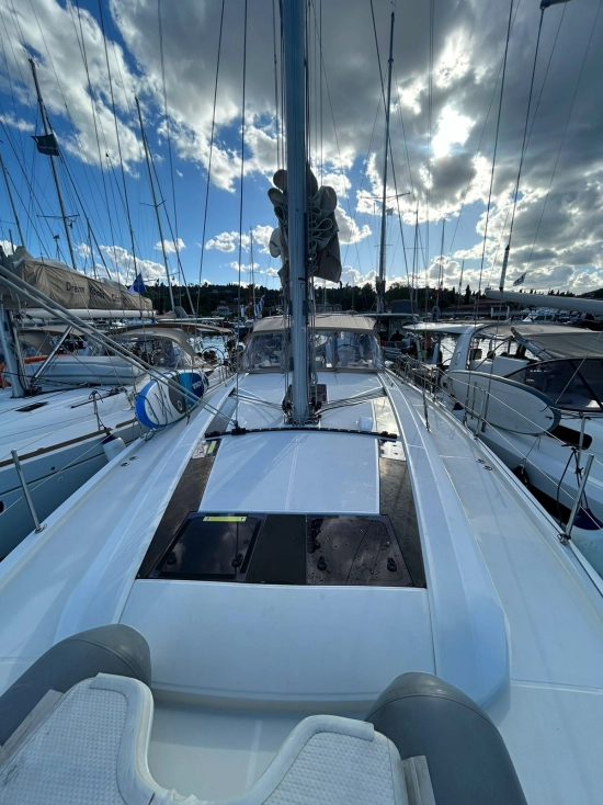 Beneteau Oceanis 51.1 preowned for sale