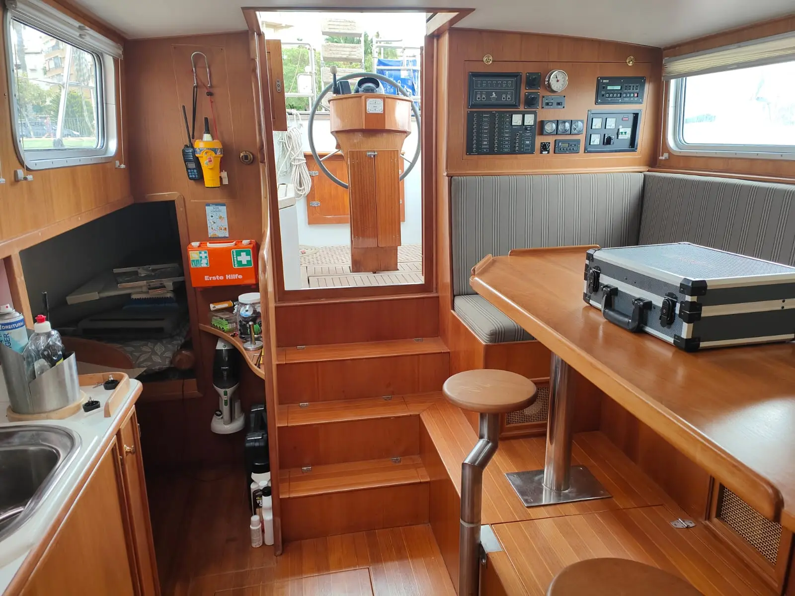 Custom Line Steel Pilothouse d’occasion à vendre