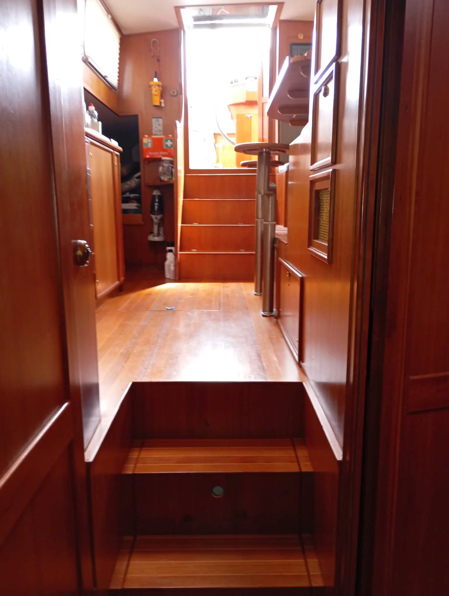 Custom Line Steel Pilothouse d’occasion à vendre