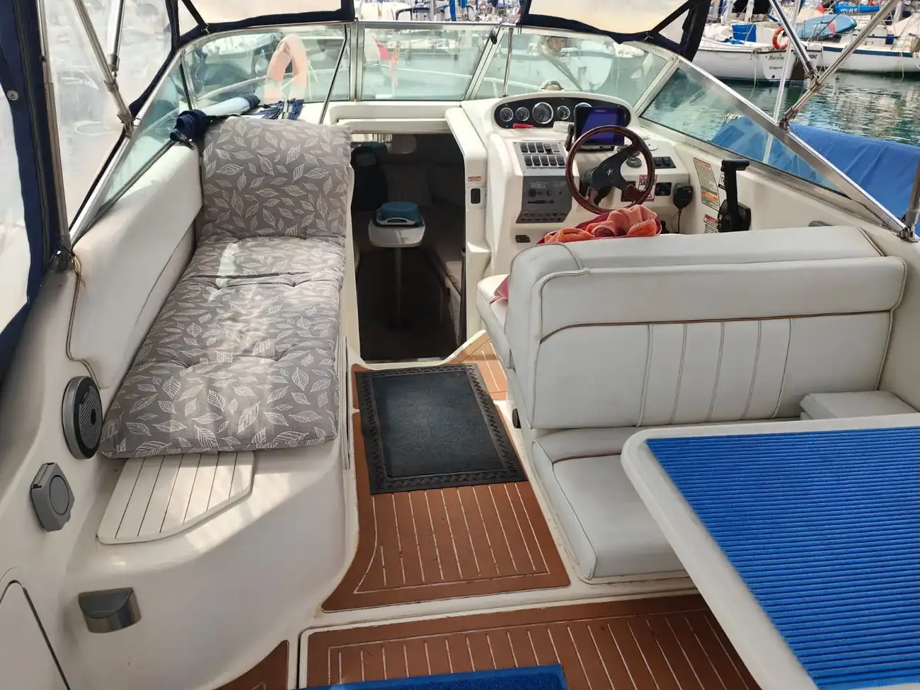 Sea Ray Sundancer 250 preowned for sale
