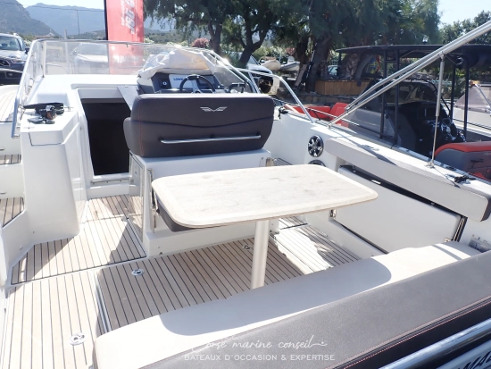 Beneteau Flyer 8.8 Sundeck gebraucht zum verkauf