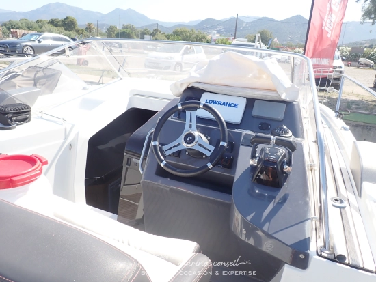 Beneteau Flyer 8.8 Sundeck gebraucht zum verkauf