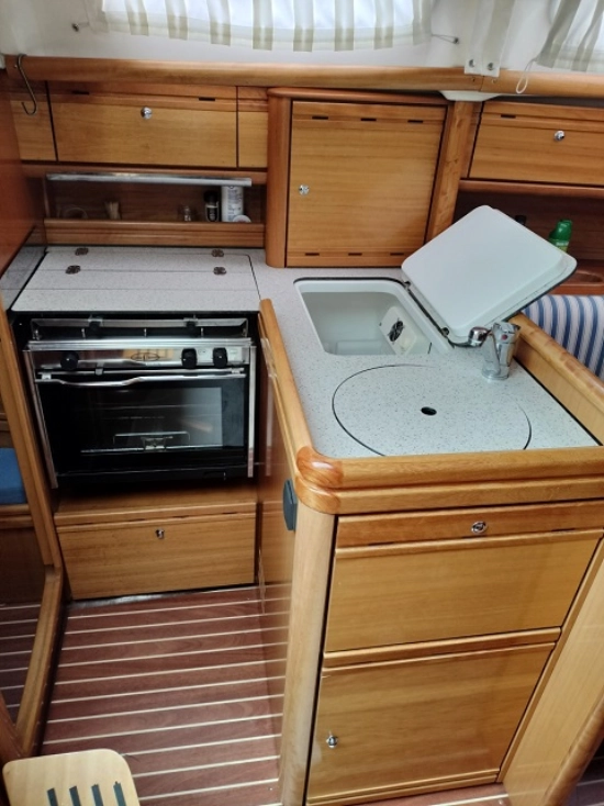 Bavaria Yachts 31 Cruiser preowned for sale