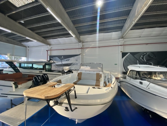 Beneteau Flyer 9 SPACEDECK brand new for sale