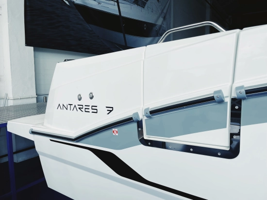 Beneteau Antares 7 brand new for sale