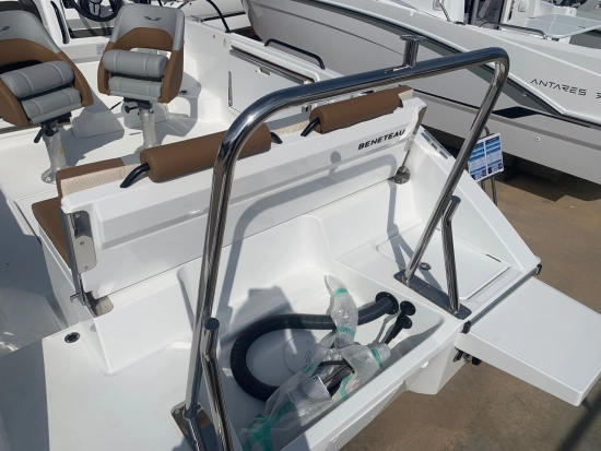 Beneteau Flyer 7 SUNDECK brand new for sale