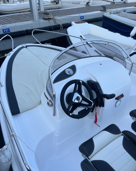 B2 Marine CAPP FERRET 472 SUNDECK gebraucht zum verkauf