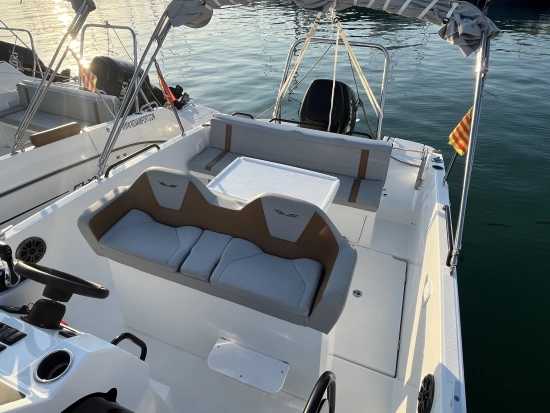 Beneteau Flyer 8 SUNDECK V2 gebraucht zum verkauf