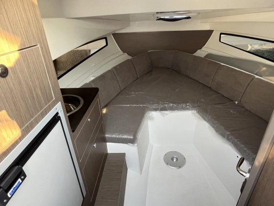 Beneteau Flyer 8 SUNDECK V2 gebraucht zum verkauf